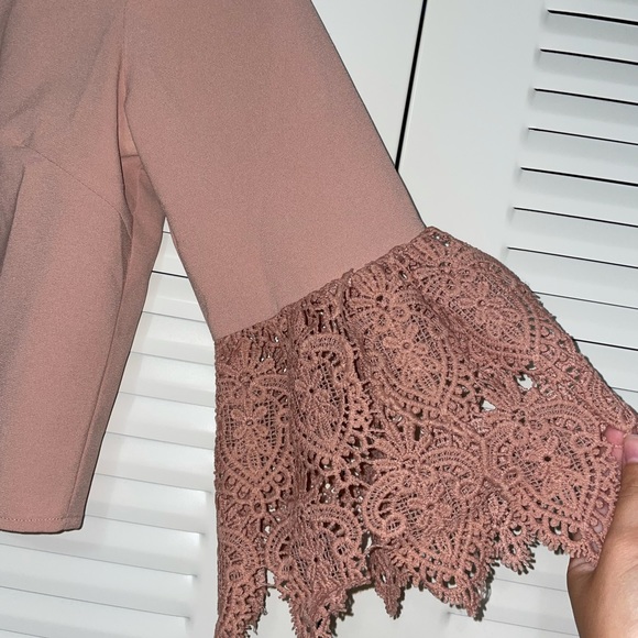 Crop top blouse with bell sleeves - Picture 3 of 5